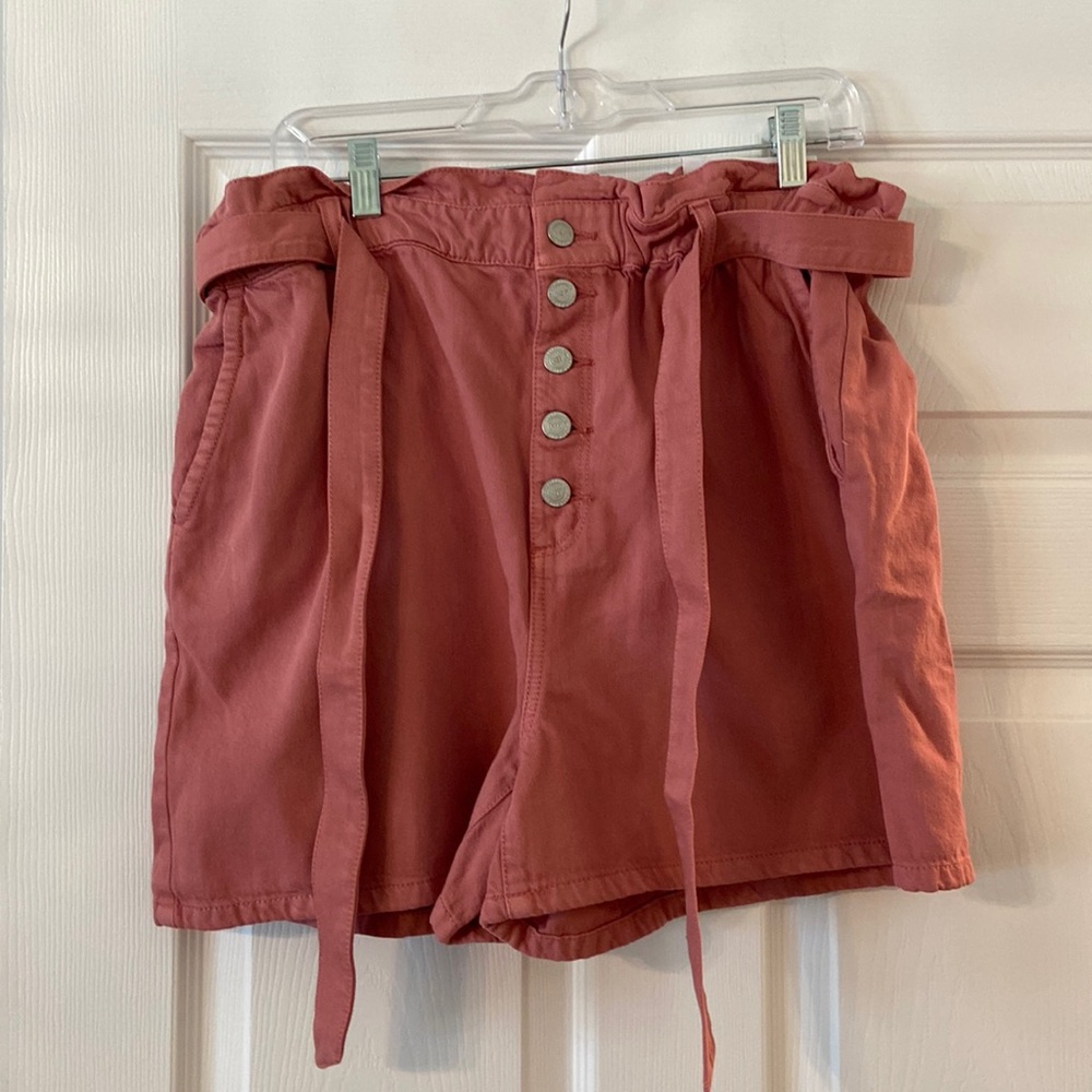 LOFT shorts size L brand new with tag two front pockets inseam 3” waist 34”